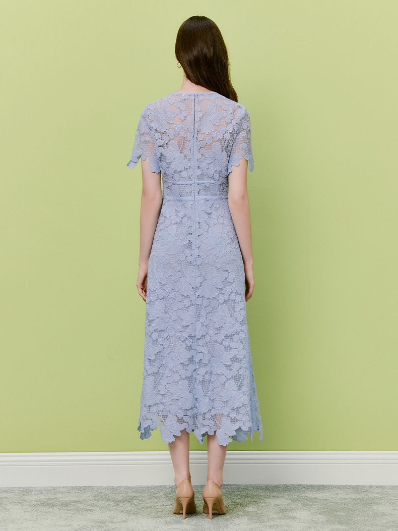 2026皇家赛马会新款温柔蓝立体浮雕蕾丝连衣裙LKBTSS51034