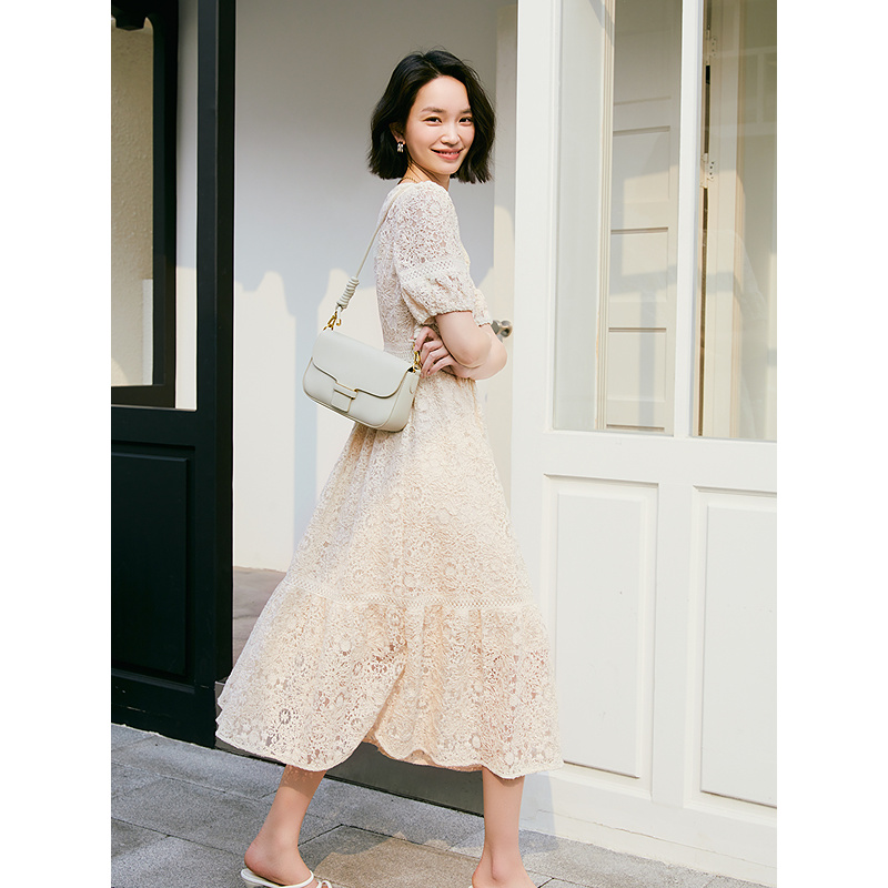 Goodland美地女装2025夏季优雅v领蕾丝短袖连衣裙长款LC35205081