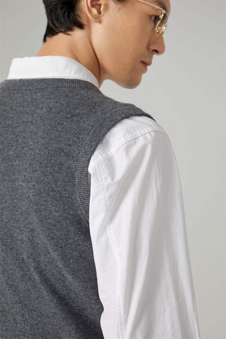 HEARDRO 男士V领可机洗WASHABLE精纺羊毛背心 8335322110