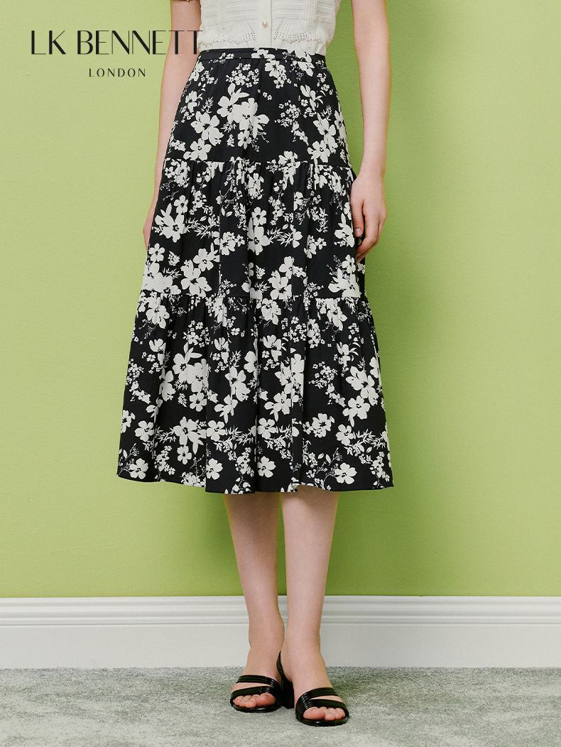 2026新款水墨碎花深蓝半裙LKBTSS48100