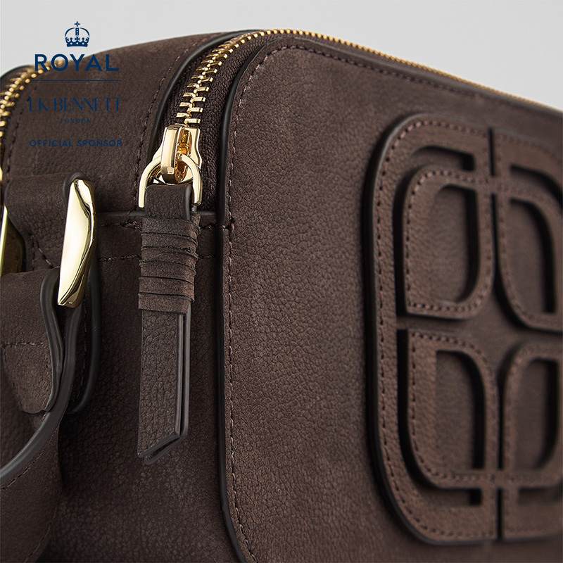 2025年秋冬赛马会PERRY咖啡色肩包